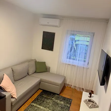 Apartment Village 8c